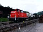 Eine DB 360 ist am 25.05.2008 mit einem Gterzug im Eisenbahnmuseum in Bochum-Dalhausen unterwegs.