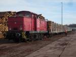 PBSV-Lok Nr.06 am 28.Februar 2010 beim Abholen von Holzwagen aus dem Stralsunder Sdhafen.