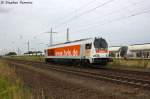 V 490.1 (264 004-3) hvle - Havellndische Eisenbahn AG hatte in Satzkorn von der V 490.2 die restlichen Rangierarbeiten bernommen und setzte hier spter an das andere Zugende um.