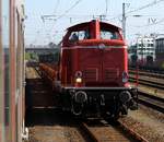 Die Vienenburger 211 019-5 mit einem kurzen Bauzug zu Gast in Neumünster bei Gleisarbeiten(aufgenommen aus dem SH-Express).NMS 06.08.2013