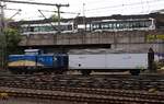 D-EVB 27 80 2249 221-2, Gattung Hbis 572 mit Zuglok 211 252-2 festgehalten bei der Durchfahrt in HH-Harburg am 09.05.2015