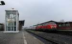 DB 1218 380 und 369 mit dem IC 2310  Nordfriesland  nach Westerland aufgenommen bei der Einfahrt in Husum.