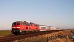 DB 1218 307-7 mit Schwesterlok und dem IC 2072 aus Dresden auf dem Weg nach Westerland.