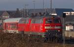 DB 218 379-6 mit Schwestermaschine verlässt hier mit einem Sylt-Shuttle Westerland Richtung Niebüll.