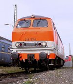 218 137-6 2 Std und 40 min vor Beginn der Dieselparade im DB Museum Koblenz-Lützel.