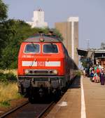 DB 218 386-1 und 836-5(ex 388-7)mit dem IC 2311 bei der Abfahrt im Bhf Husum.