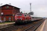 DB 218 372-1 und 362-2 mit dem IC 2314 Richtung Hamburg festgehalten im Bhf Langenhorn.