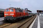 DB 218 379-6 und 363-0 warteten am 25.07.2015 im Bahnhof Niebll auf die Kurswagen aus Dagebll die wenig spter zugestellt wurden.