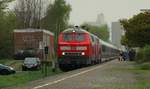 DB 218 379-6(REV/HB X/09.08.16) und 218 830-8(REV/HB X/03.03.15) mit dem IC 2311 nach Stuttgart hier beim Halt in Husum.