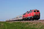 218 369 und 218 xxx mit dem IC 2315 am Wiedingharder Neuer Koog 05.05.18