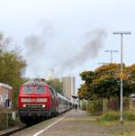 DB 218 397 und 315 mit dem Ersatz IC 2549 laut dem Navigator für den IC 2229 beim abdieseln aus Husum.