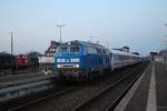 PRESS 218 454 (218 056) vor IC 2073 zur blauen Stunde Niebüll 19.12.2020