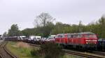 DB 218 380-4 + 369-7 mit SyltShuttle Einfahrt Niebüll 16.05.2021