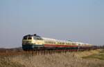 218 460  Conny  vor AKE Rheingold nach Westerland am Wiedingharder Neuer Koog am 20.03.2022