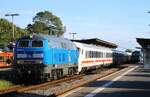 PRESS 218 058 (218 412) vor IC 2364 Hamburg-Altona - Westerland im Bahnhof Niebüll 01.08.2022