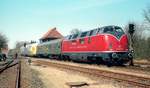 Einführung der Regionalschnellbahn Schleswig-Holstein in Süderbrarup am 26.4.1987 DB V 200 007 mit Sonderzug(u.a Dosto der Lübeck-Büchener Eisenbahn) Einfahrt Süderbrarup.