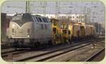 SGL V270.09/ 221 121-7 kam am 03.03.2012 mit einigen Baufahrzeugen nach Bremen gefahren, hier festgehalten kurz vor der Einfahrt in den Bremer Hauptbahnhof.