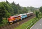 Altmark Rail MY 1131  Olsenbande  überführt die in Wittenberge gezeigten DSB MY 1126, MY 1101 und  MY 1135 nach Pattburg (Padborg), von wo sie alleine weiter bis Odense fahren können, hier bei Neuholzkrug kurz vor Flensburg-Weche 02.05.2024. Fast wäre der Lokzug vom EC 397 Kopenhagen-Hamburg Hbf zugefahren woorden  