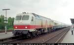 MaK DE 1024/240 002-6 die hier mit dem IC 731 im Bhf Niebüll steht. 12.07.1992(DigiScan 043)