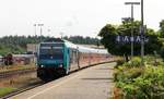 Paribus/NAH.SH/DB 245 204-3 mit dem RE 11008 nach Westerland hat Einfahrt in Husum.