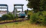 Paribus/NAH.SH/DB 245 201 schiebt hier den RE6 nach Hamburg durch Husum. 08.09.2022