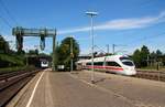 Links ME 246 007 nach Hamburg Hbf und rechts der 411 057 der überraschend in HH-Harburg hielt und danach als Leerfahrt irgendwohin verschwand.