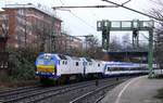 Powerpack oder eine seltene Doppeltraktion, MaK DE2700-10 und 01 mit einem NOB Wagenpark am Haken aufgenommen im Bhf HH-Harburg am 21.02.2015