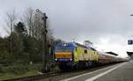 RDC MaK DE2700-03 oder 251 003-3 mit dem AKE Sonderzug nach Westerland aufgenommen im Bhf Niebüll.