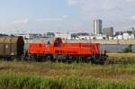 DB 261 098-8 rangiert hier H-Wagen entlang der alten Gbf Anlage am Hbf Hamburg/Oberhafen(aufgenommen aus der ME).