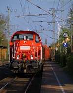 DB 261 040-0 verlässt hier mit dem EK 53567(Jübek-Neumünster)Jübek über Gleis 2 Richtung Schleswig.