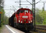 DB Schenkers 261 077-2 mit einer kurzen Übergabe für Jübek oder Flensburg aus Neumünster kommen bei der Durchfahrt in Schleswig.