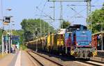 V 150.01 (275 502-3, REV/VLT/13.10.15) der Hessischen Güterbahn (HGB) mit einem Strukton Railinfra Bauzug bestehend aus der C 750(Ballast Cleaning Machine) einigen MFS 100 Einheiten der ULS 3000