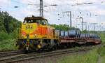 TKSE 546 (275 113-9 D-EH ) biegt mit ihrem mit Coils beladenen Flachwagenzug am ehemaligen Stellwerk Duisburg-Hochfeld-Vorbahnhof auf die Strecke Richtung Hüttenbahnhof HKM ein, 11.06.2022