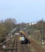 Schweerbau 277 031-1 mit Schotterzug beim Weichentausch auf der Strecke 1005 (Flensburg - Pattburg) aufgenommen von der Brücke Lilienthalstrasse. 09.04.2023 III