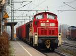 DB 3 295 027-7 mit dem EK 53367 aus Flensburg-Weiche dieselt hier durch Jübek.