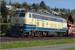 218 460-4  Conny  zieht den Autozug auf dem Umweg über die Hochrheinbahn.