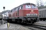 215 149-6 mit geplatzter Kraftoffleitung in Gingen/Brenz am 26.04.1985.