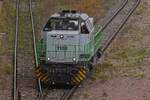 CFL Cargo Lok 1108, 92 80 1271 003-6 D-ATLU, Typ G 1000 BB; EBA 02G23 K003, Spurweite: 1435 mm; gebaut 2003 Fabriknr. 1001461; Bauart: B’B‘-dh; L 14,13 m; Gewicht 80 t; Bremsen Bau Art: KE GZ mZ. Aufgenommen vom Veldukt in Esch Belval. 16.10.2025