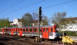 AKN VT 41A/B oder 0133 241-9(VT2E) wartet im Bahnhof Elmshorn auf Fahrgäste.