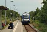 NOB VT 302 0648 362/862 bei der Einfahrt in den Endhaltepunkt St.Peter Ording, von hier aus geht es nur noch mit Auto oder zu Fuss weiter.