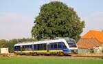 EVB 648 175/648 675 als RB33 nach Buxtehude, Bü Auf dem Hollen in Kutenholz 04.10.2022