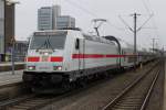 146 553-3 mit IC 2038(Leipzig-Emden)bei der Ausfahrt in Hannover Hbf.11.03.2016