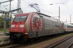 101 110-5 mit IC 2086 von Hamburg Hbf nach Ostseebad Binz kurz nach der Ankunft im Rostocker Hbf.11.05.2013