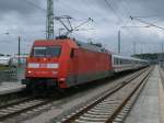 Zuglok im Abschnitt Binz-Rostock war,am 09.Juni 2013:101 136-0 whrend am Schlu die Bupo 101 060-2 mitlief und den Zug ab Rostock bis Hamburg Hbf bespannte.Hier hielt der IC 2287 Binz-Hamburg Hbf in