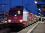 101 081-8 mit IC 2406 von Kln Hbf nach Stralsund Hbf kurz nach der Ankunft im Rostocker Hbf.16.08.2013