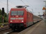 101 020-6 mit IC 2174 von Karlsruhe Hbf nach Warnemnde bei der Durchfahrt im Bahnhof Rostock-Bramow.25.07.2014