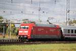 101 103-0 mit IC 2373(Stralsund-Karlsruhe)bei der Ausfahrt im Rostocker Hbf.27.09.2015