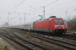 101 087-5 mit IC 2212(Koblenz-Binz)bei der Einfahrt im Rostocker Hbf.24.01.2016