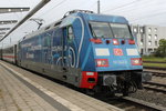 101 042 mit IC 2217(Stralsund-Stuttgart)kurz vor der Ausfahrt im Rostocker Hbf.13.08.2016