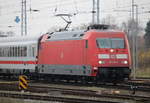 101 115-4 mit IC 2212(Koblenz-Rostock)bei der Einfahrt im Rostocker Hbf.04.12.2020